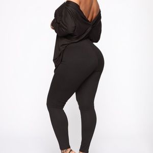 Don’t get this twisted pant set